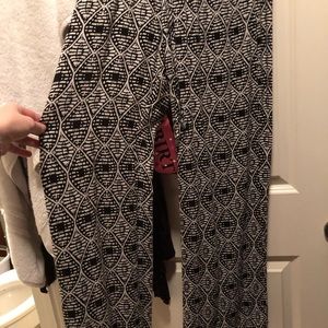 Black and white flowy pants!